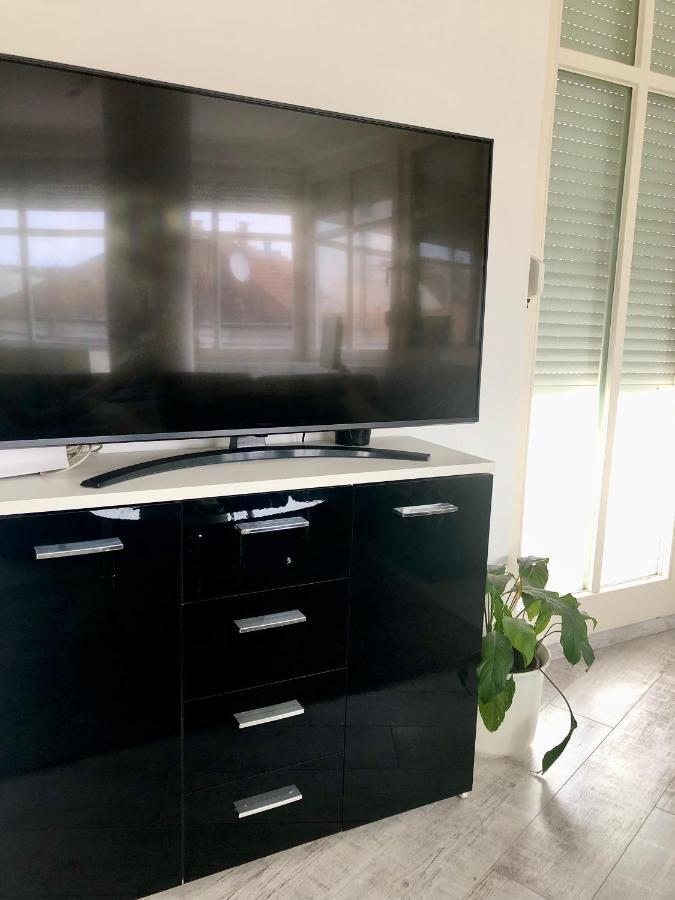 Bright, Spacious Apartment 3 bedroom, Garage Budapest Exterior foto